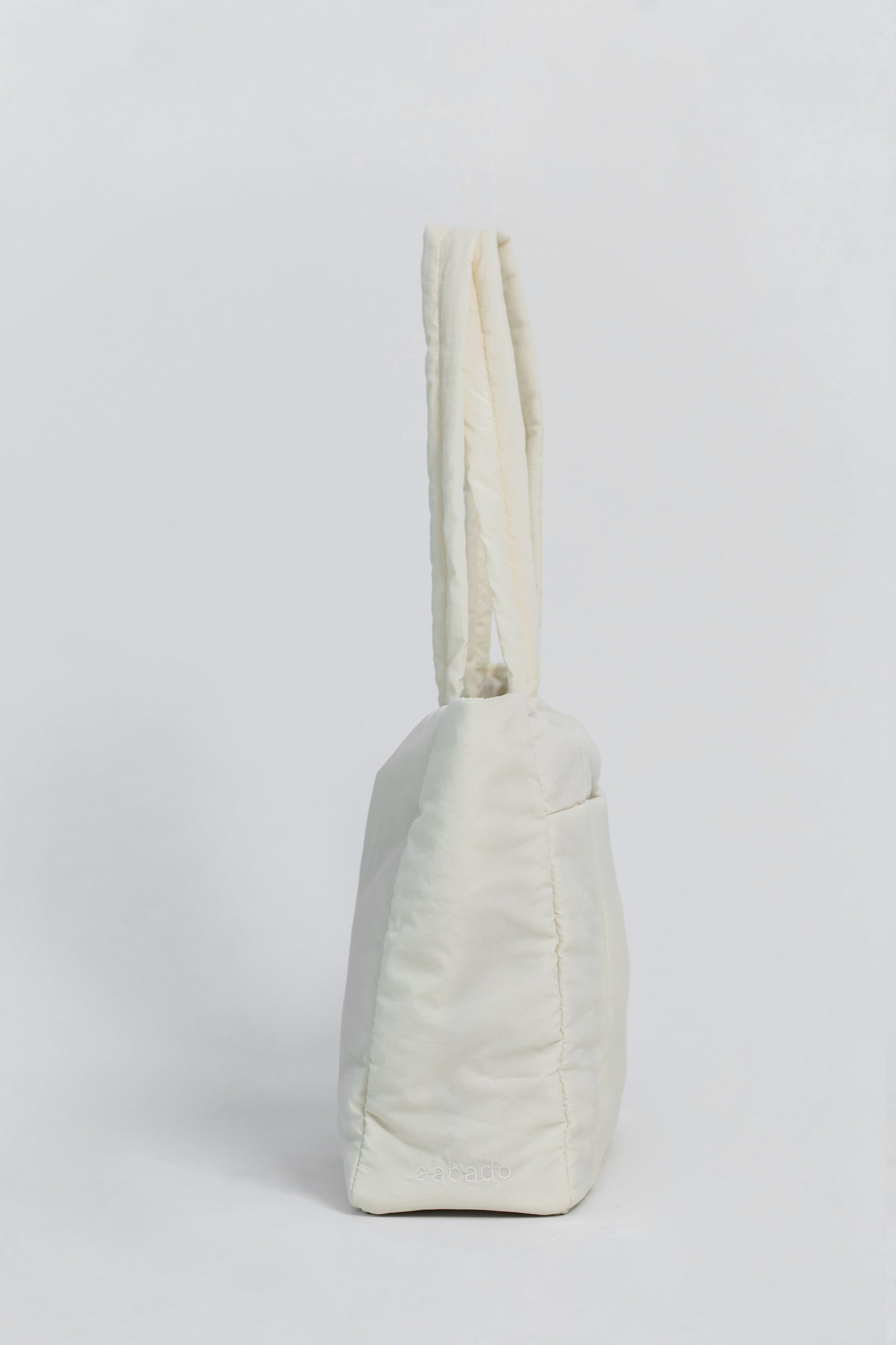 Total Tote in Coconut Cream (2023)